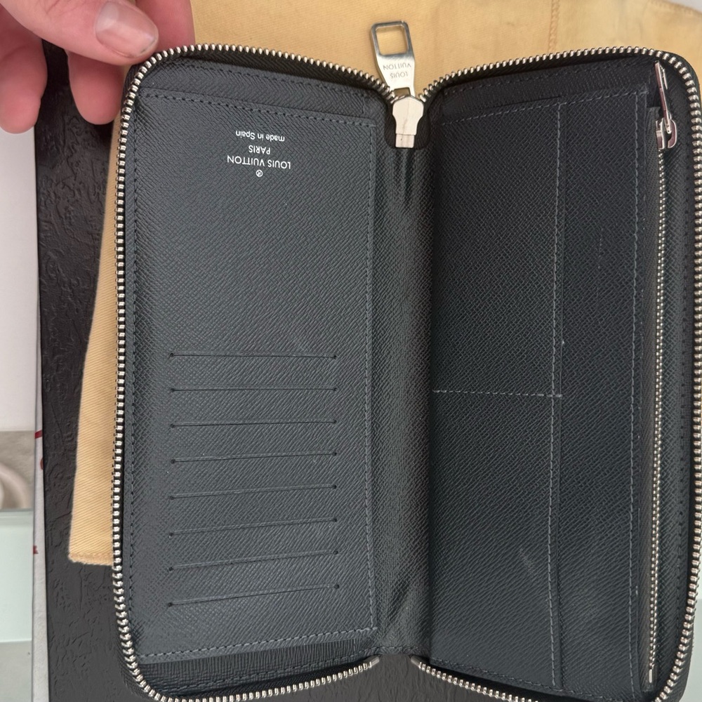 Louis Vuitton Clutch Wallet - Picture 3 of 3